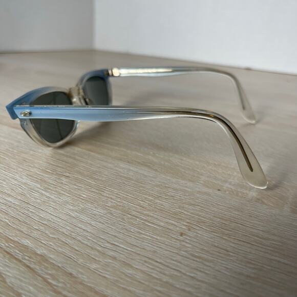 Vintage Bausch and Lomb 4-5 1/4 Youth Sunglasses Cat Eye Blue B&L 42-18 - Picture 11 of 13